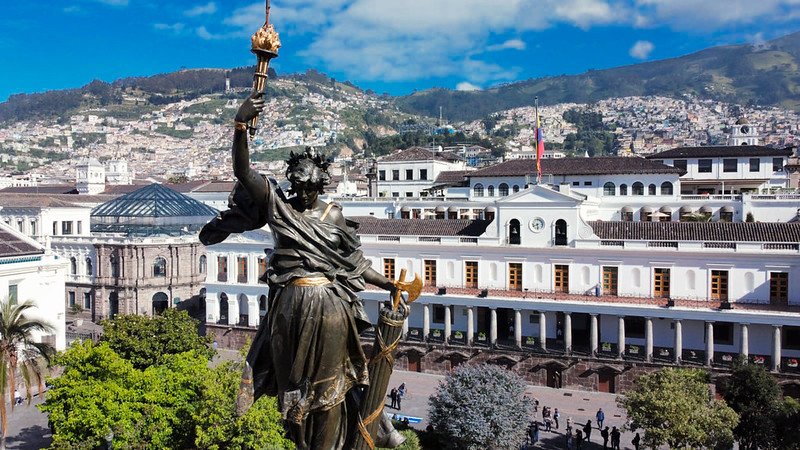 feriado del 10 de agosto